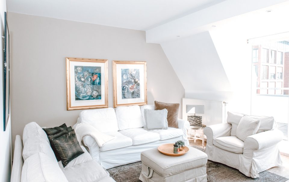 Wohnlounge mit Sofa und Sesseln